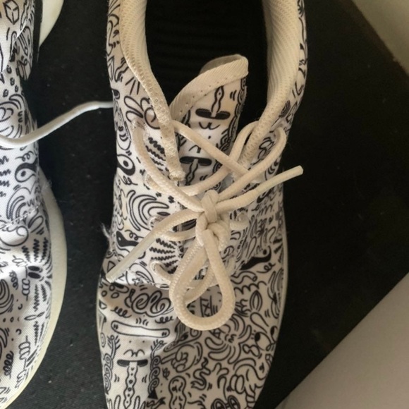 nike roshe print doodle sketches - Picture 9 of 10